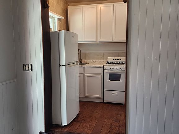 4th image of 205 Oak St Unit B
