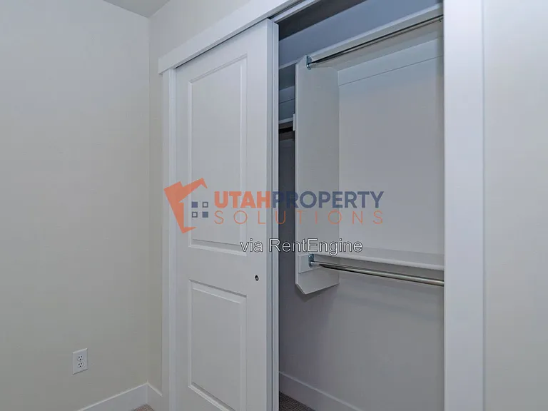 388 S 980 W — Photo 24