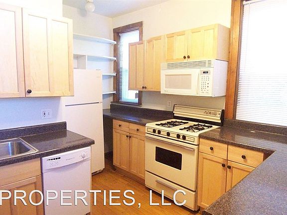 3rd image of 3657 N Marshfield Ave #1