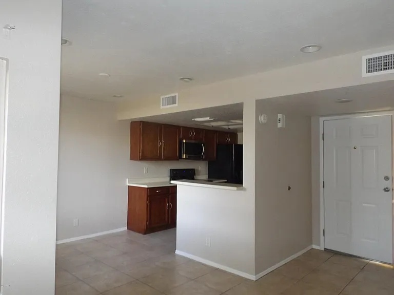 7770 N 20th Ave — Photo 2