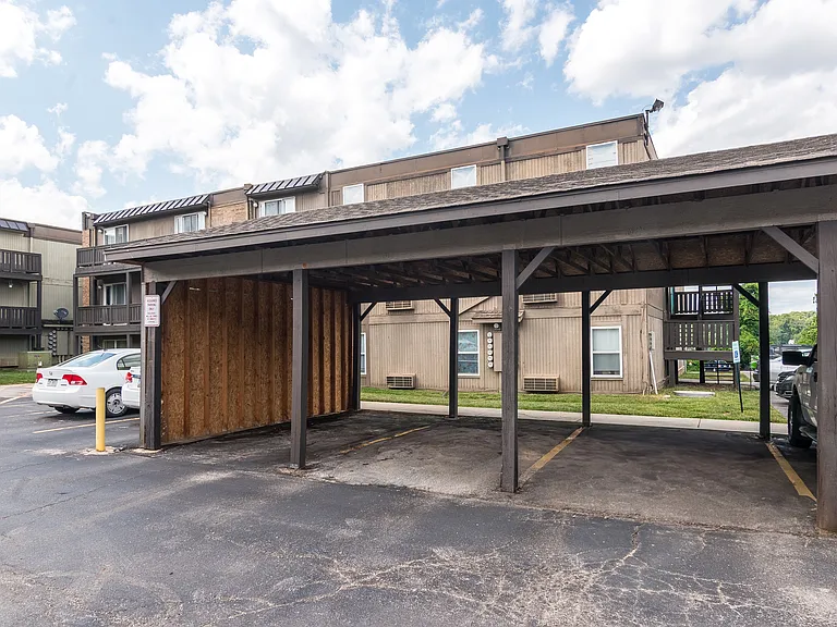6565 W Foxridge Dr — Photo 41