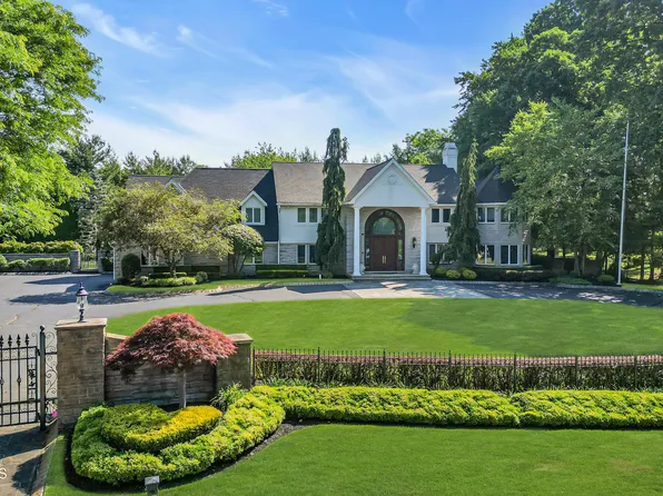 100 Sandalwood Drive, Marlboro, NJ 07746