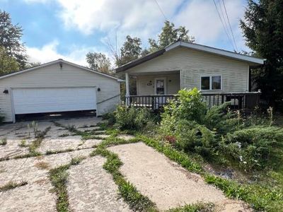 9013 S Shepherd Rd, Shepherd, MI, 48883