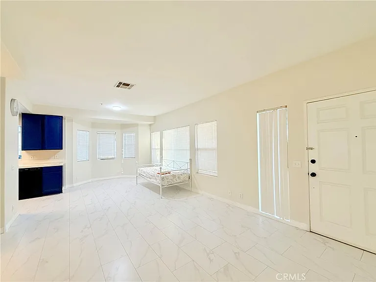319 W Duarte Rd #319A — Photo 8