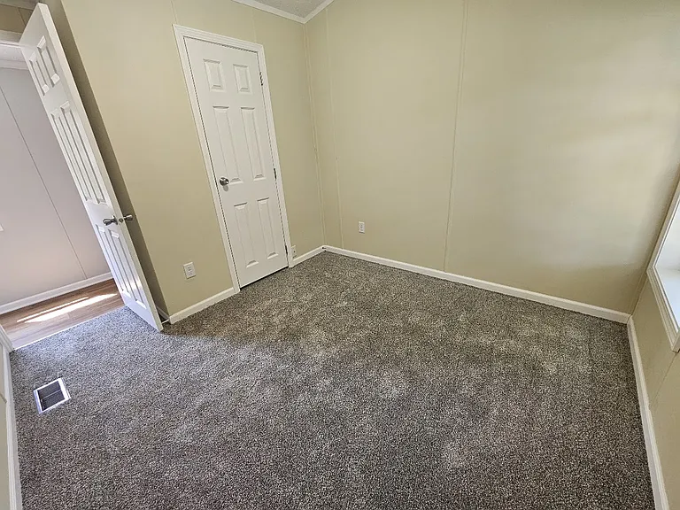 400 Center Ave S #88 — Photo 11