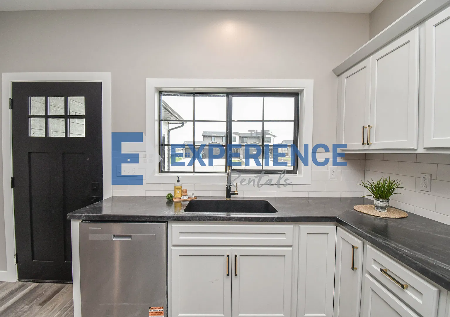 Spacious 3-Bedroom Twinhome for Rent in Lennox! — Photo 3