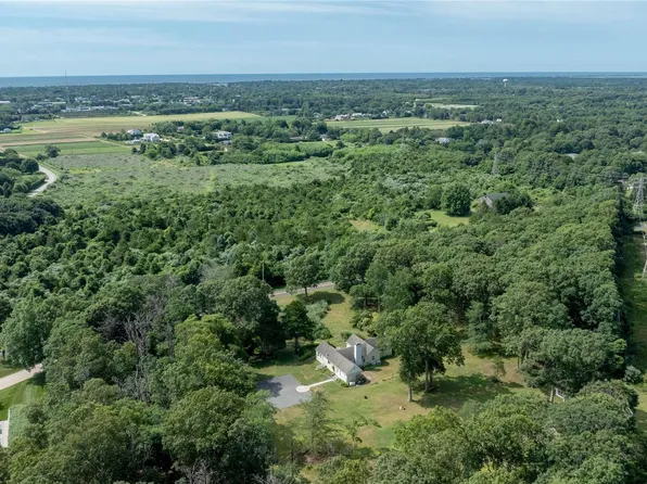 209 Edge Of Woods Road, Southampton, NY 11968