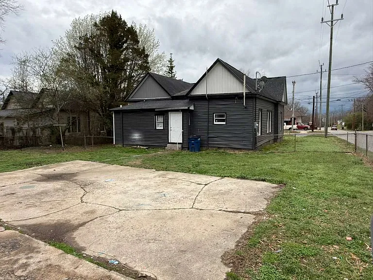 1203 Wilson W Lee Blvd — Photo 18