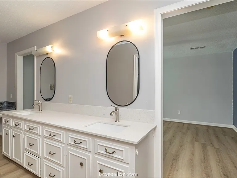 3705 Holly Dr — Photo 12