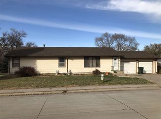 432 W 6th St, Minden, NE 68959