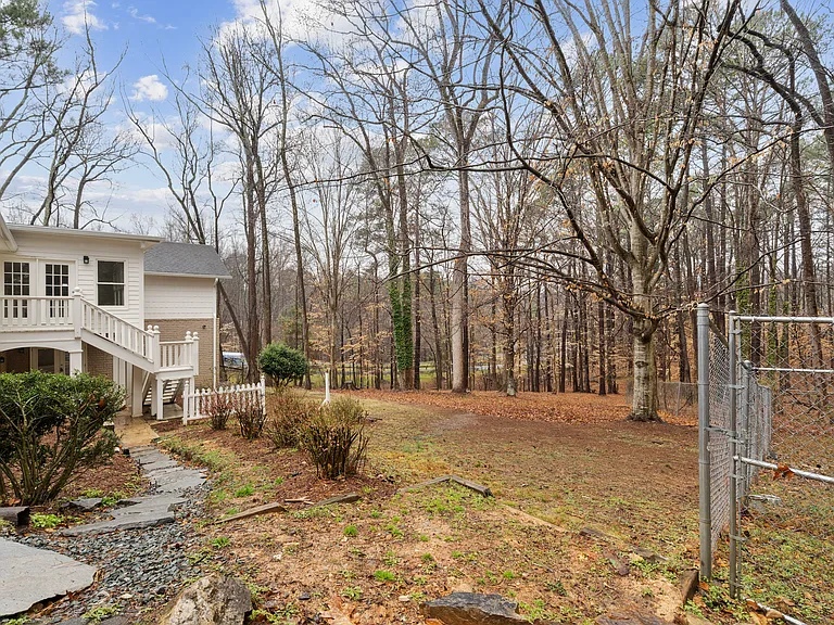 1504 Homestead Rd — Photo 34