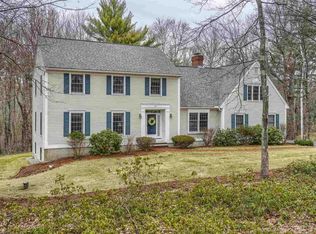 127 Hitching Post Ln, Bedford, NH 03110