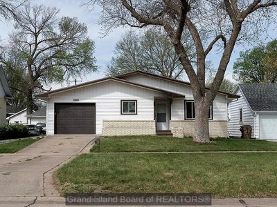 1017 10th St, Aurora, NE, 68818