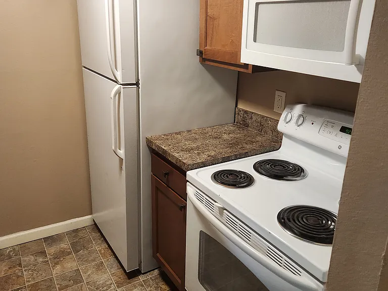 1951 Parkwild Dr #123 — Photo 8