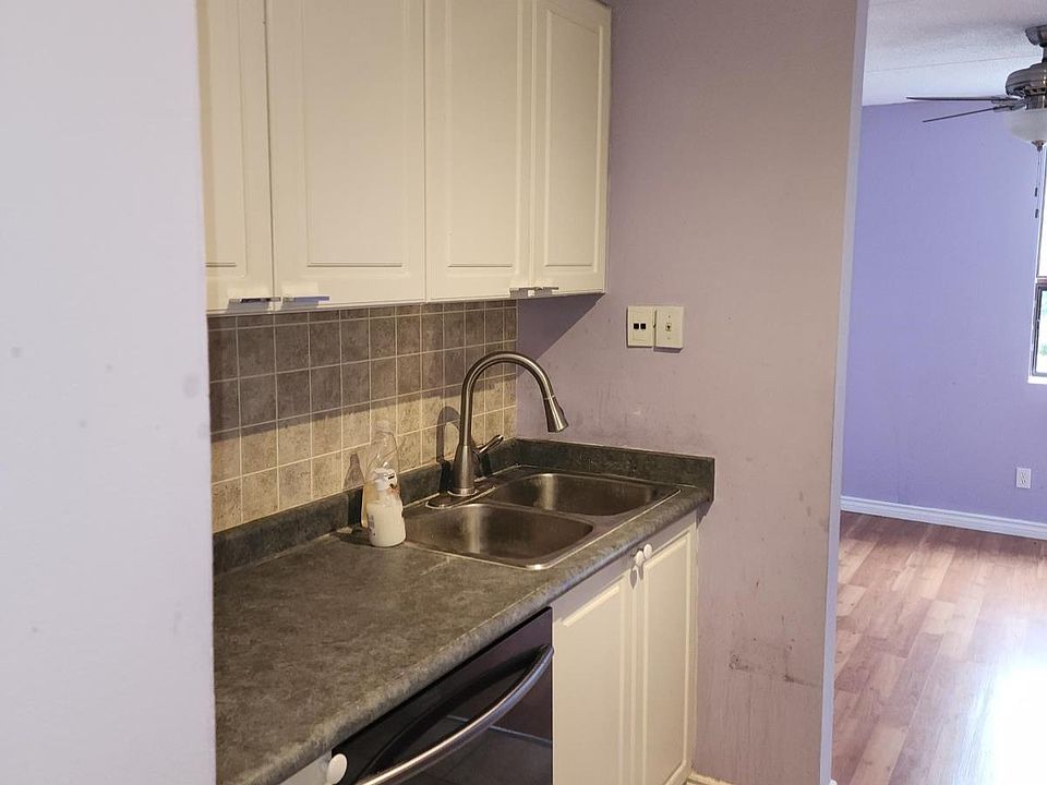 1st image of 65 Silvercreek Pkwy N #106
