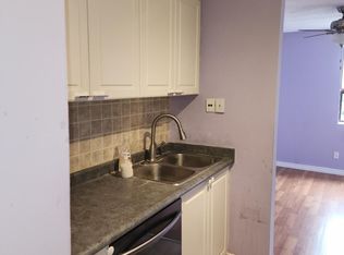 65 Silvercreek Pkwy N #106, Guelph, ON N1H7R9