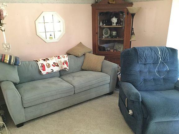 3rd image of 133 W Hickory Lane Dr