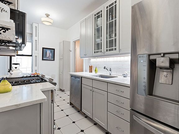 2nd image of 135 Eastern Pkwy APT 2J
