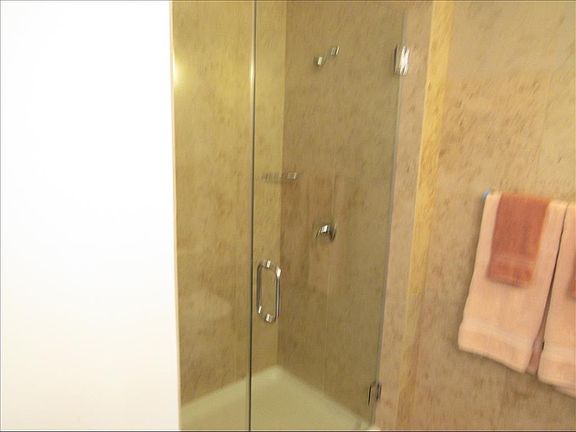 2nd image of 203 E Illinois St #1B