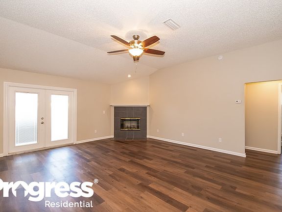 2nd image of 3321 Shelley Dr
