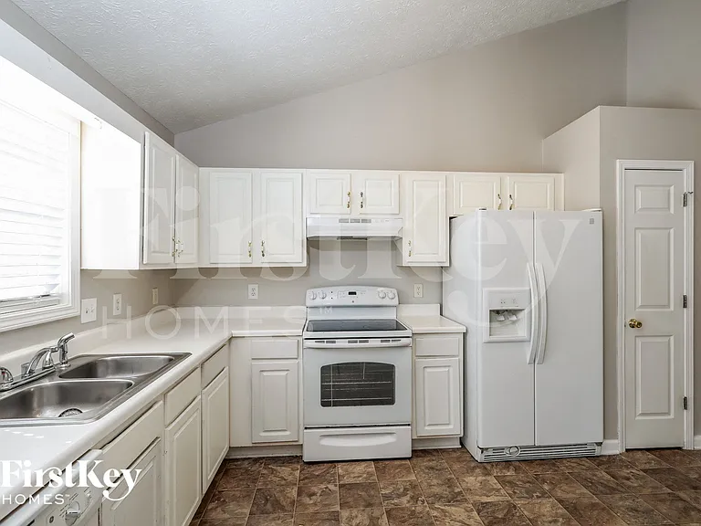 5370 Princeton Oaks Dr — Photo 5