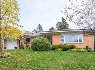 1003 Lockwood Ave, Petoskey, MI 49770