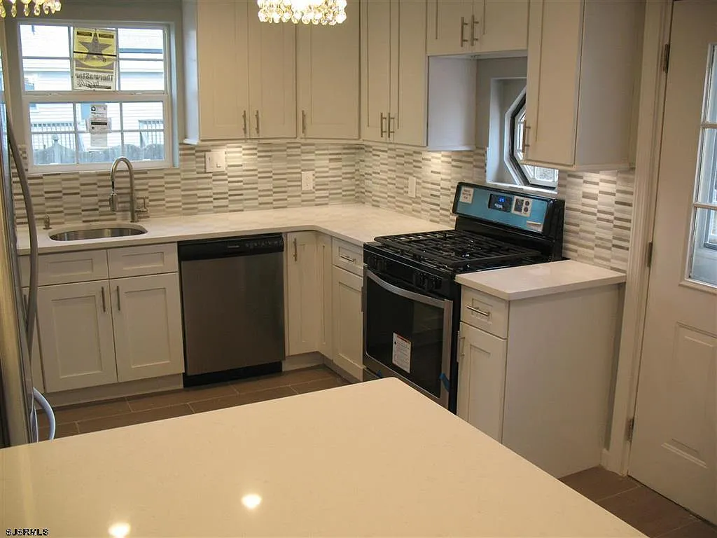 3 bed, 1505 sqft, $2,995 — Photo 4