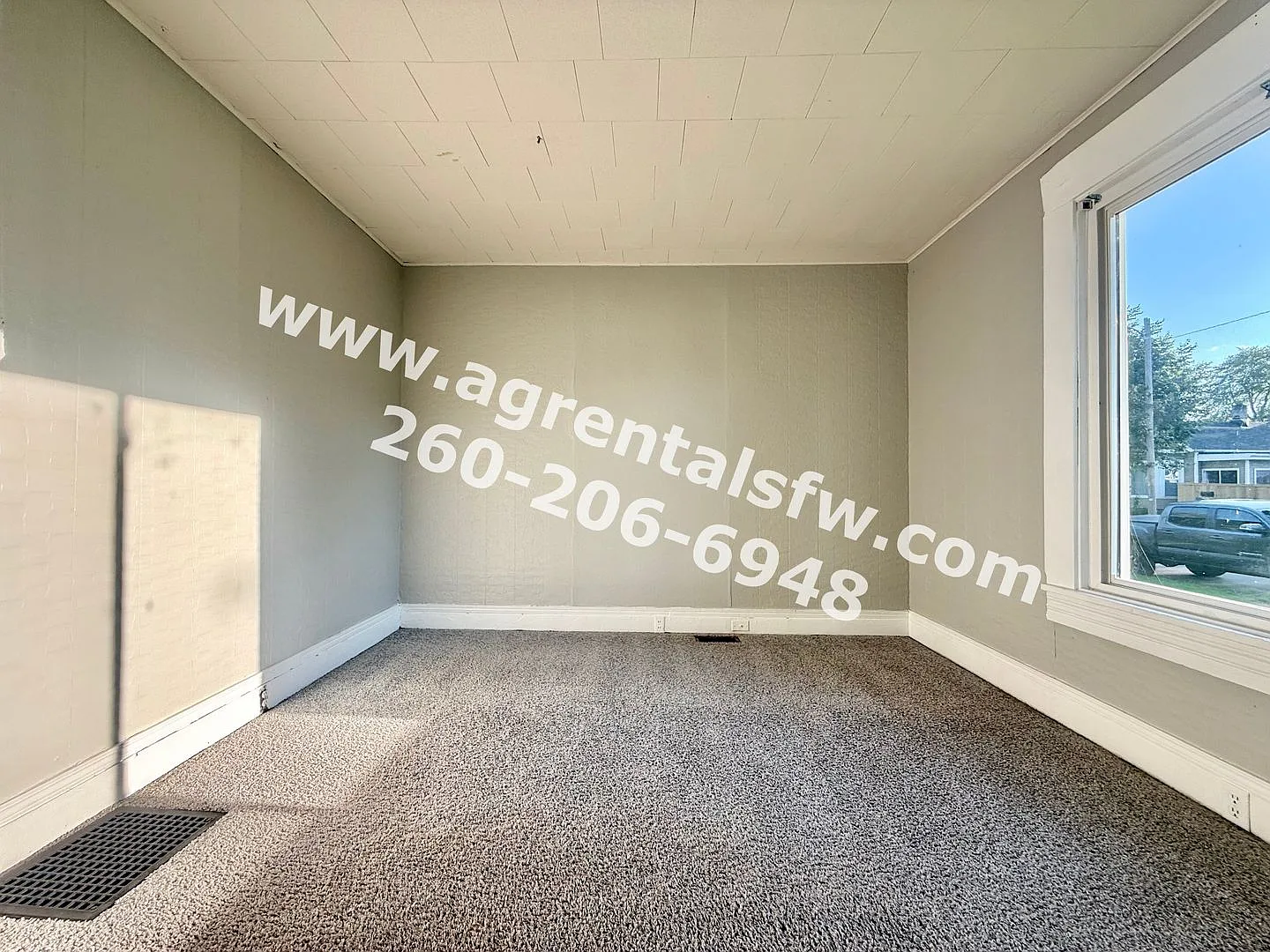 4 bedroom house — Photo 2