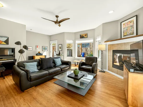 58 N Mountain Ave, Ashland, OR 97520