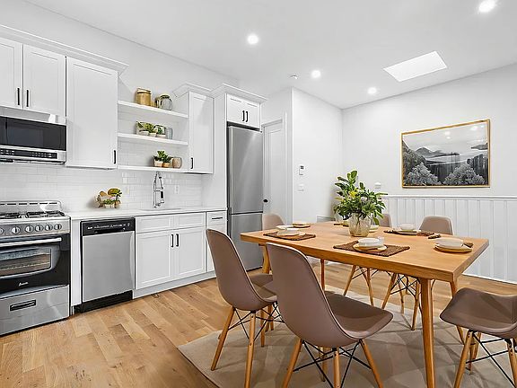 2nd image of 756 Lincoln Pl Floor 3