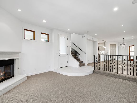 3rd image of 502 Goldenrod Ave