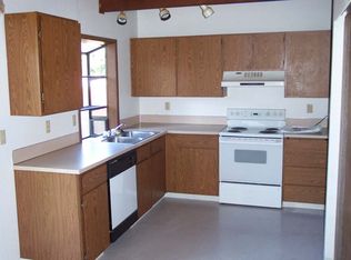 126 R St SE #B, Auburn, WA 98002