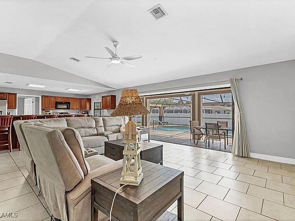 5th image of 23239 Stelling Ave