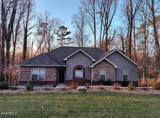 1509 McIlvaine Dr, Maryville, TN 37803