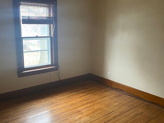 3rd image of 455 24th St #2