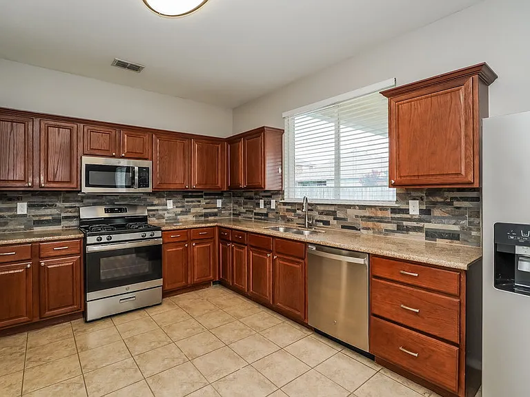 5000 Caraway Dr — Photo 8