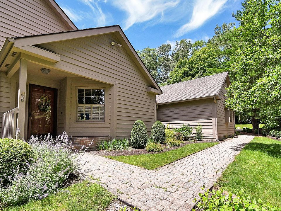 1st image of 31 Donald Ross Dr