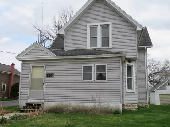 216 Mill St, Fox Lake, WI 53933