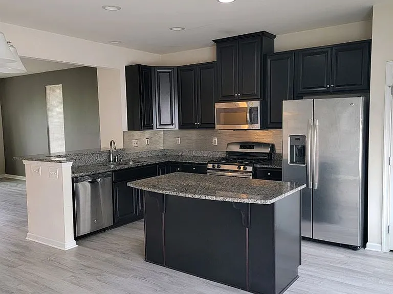 4014 Luminary Dr — Photo 5