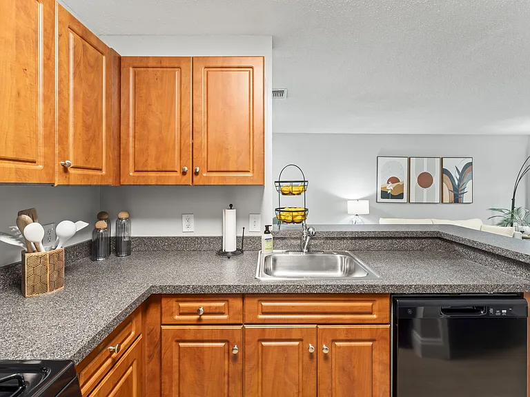 Middletown Brooke Apartments — Photo 22