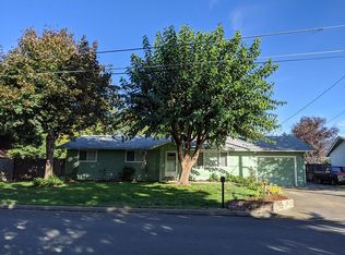 1109 SW Spruce St, Grants Pass, OR 97526