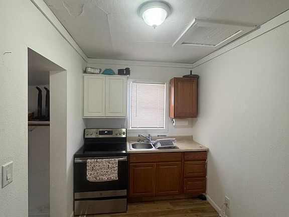 5th image of 212 Pierce St