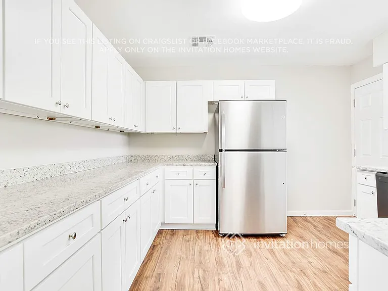 1115 N Powers Dr — Photo 9
