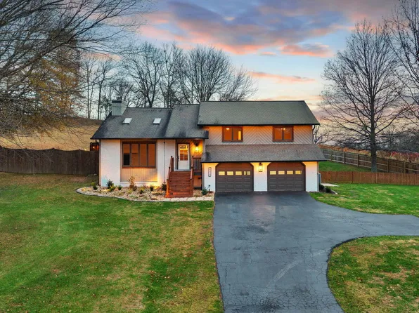 609 Live Oak Ct, Johnson City, TN 37615