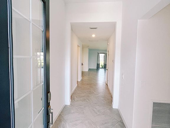 4th image of 15727 Islandwalk Ave