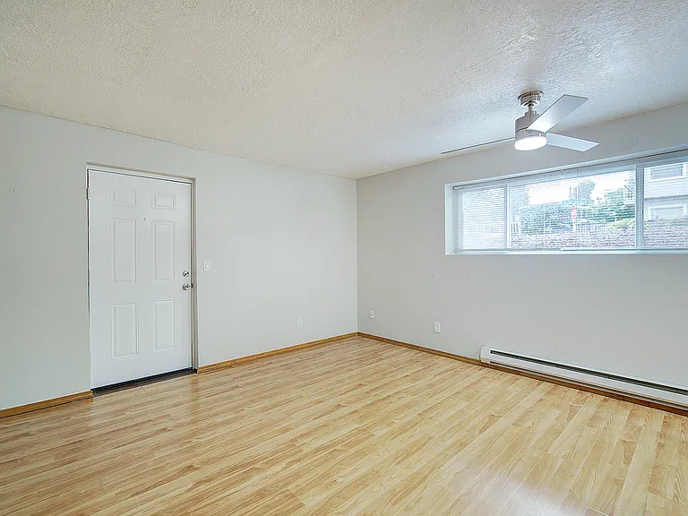 8500 Linden Ave N #B2 — Photo 4