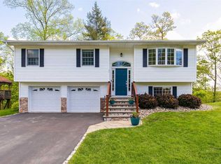 35 Raker Rd, Poughkeepsie, NY 12603