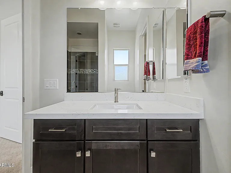 3813 E Fairfield St — Photo 35