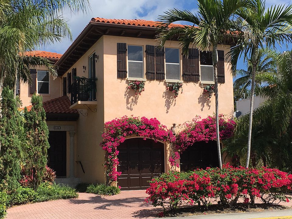 Circular Drive Front Entry