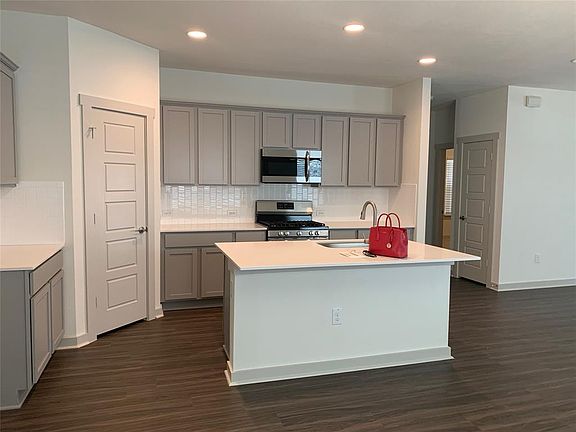 2nd image of 8212 City Top Blvd
